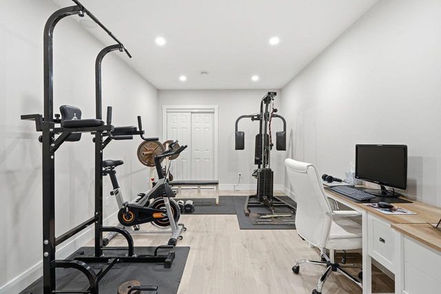 307 Scuppernong CIRCLE, Dousman, WI 53118