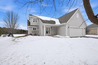 307 Scuppernong CIRCLE, Dousman, WI 53118