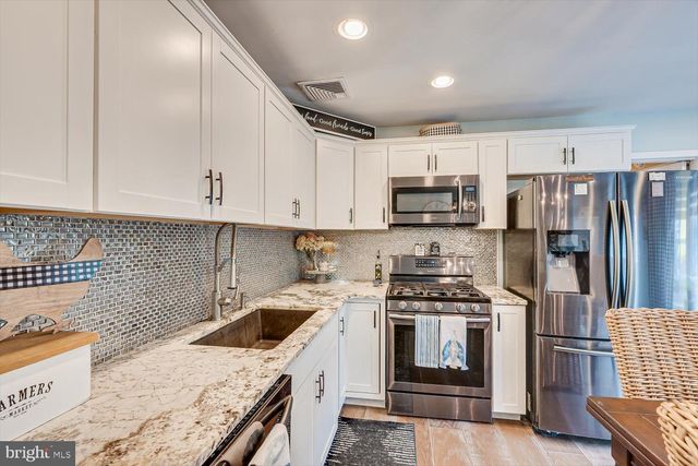 10 FOREST PARK TER, Monroe Township, NJ 08831