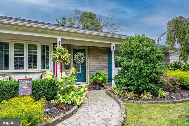 10 FOREST PARK TER, Monroe Township, NJ 08831