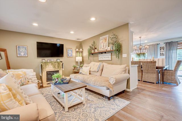 10 FOREST PARK TER, Monroe Township, NJ 08831