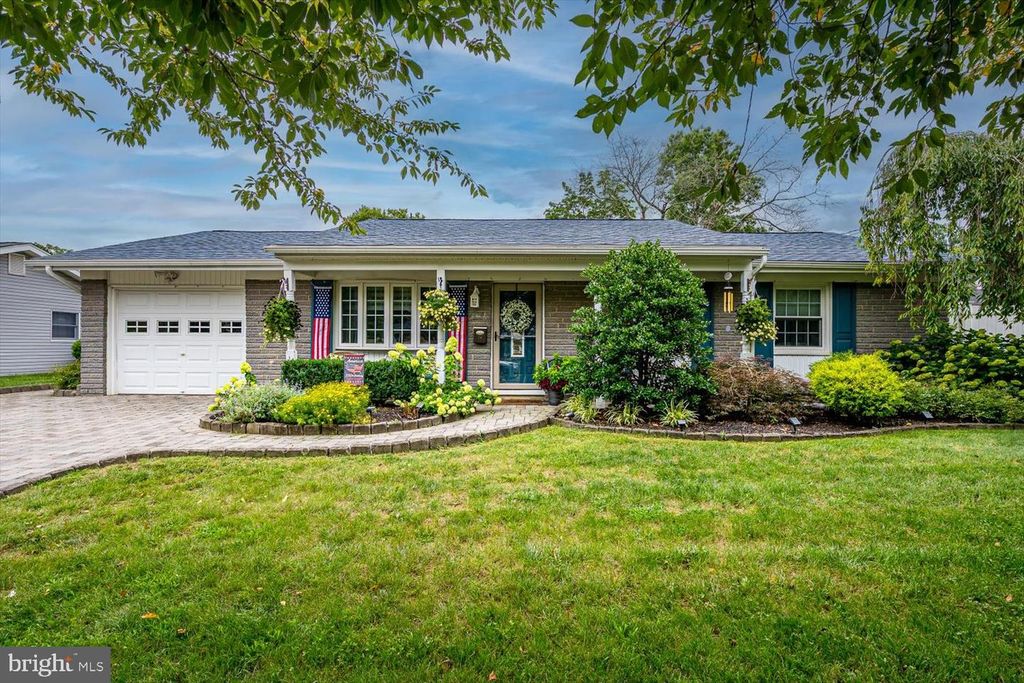 10 FOREST PARK TER, Monroe Township, NJ 08831