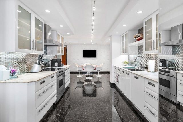 1500 S Ocean Boulevard 303, Boca Raton, FL 33432