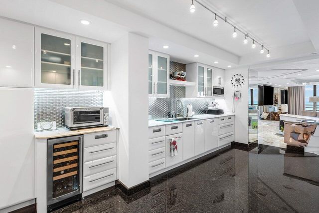 1500 S Ocean Boulevard 303, Boca Raton, FL 33432