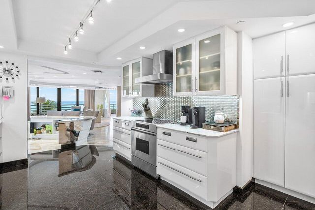 1500 S Ocean Boulevard 303, Boca Raton, FL 33432