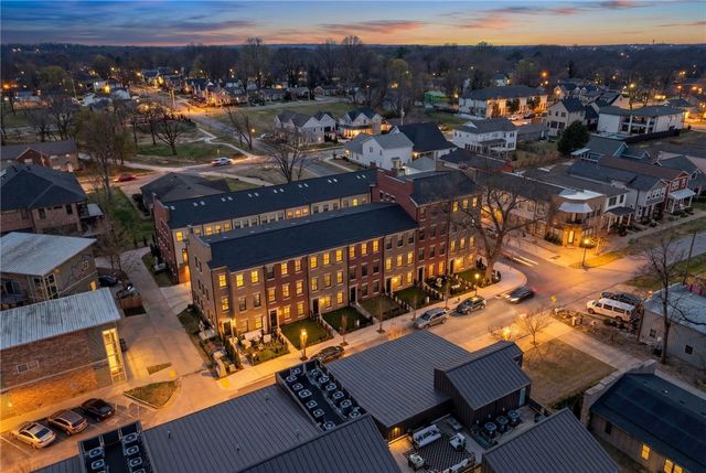 331 SW 5th Street, Bentonville, AR 72712