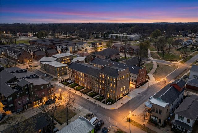 331 SW 5th Street, Bentonville, AR 72712