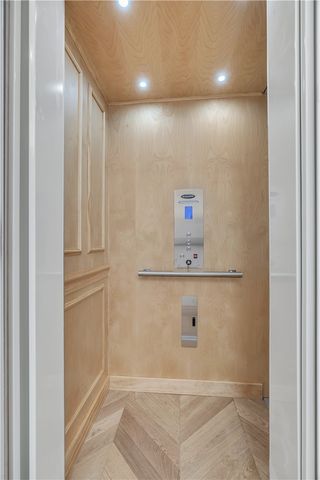 331 SW 5th Street, Bentonville, AR 72712