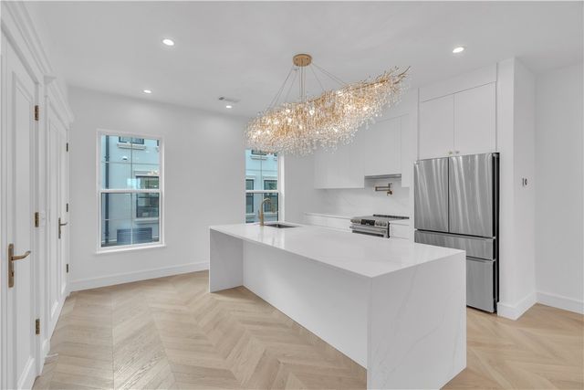 331 SW 5th Street, Bentonville, AR 72712