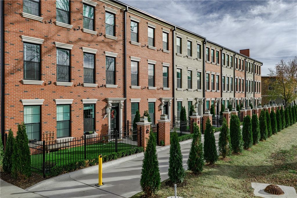 331 SW 5th Street, Bentonville, AR 72712