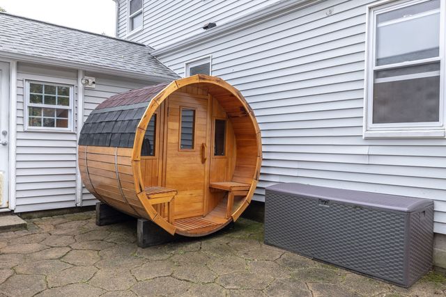 37 Winter St, Wayland, MA 01778