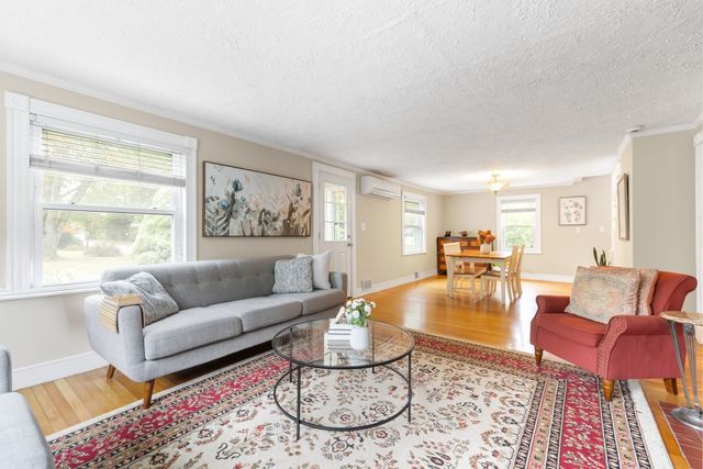 37 Winter St, Wayland, MA 01778