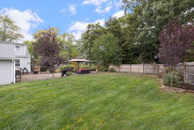 37 Winter St, Wayland, MA 01778