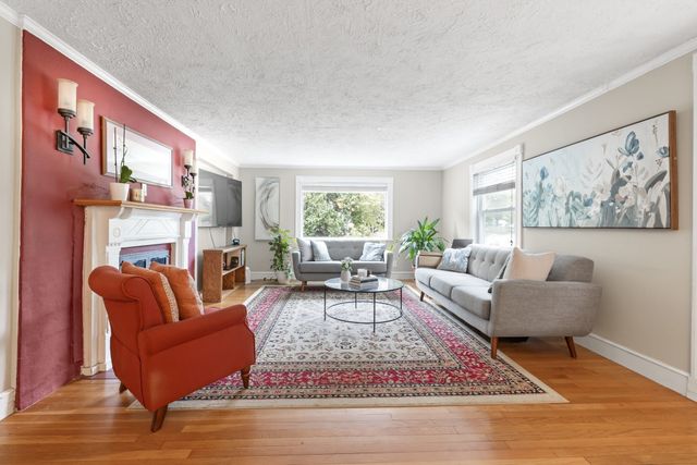 37 Winter St, Wayland, MA 01778