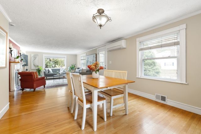 37 Winter St, Wayland, MA 01778