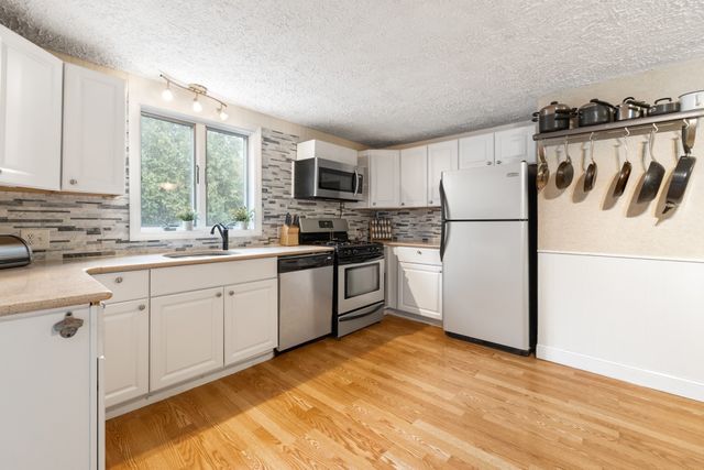 37 Winter St, Wayland, MA 01778