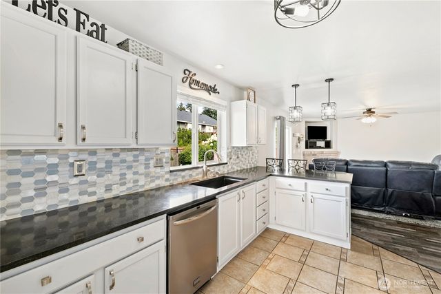 7911 195th Street E, Spanaway, WA 98387