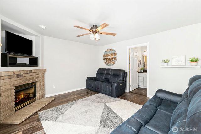 7911 195th Street E, Spanaway, WA 98387