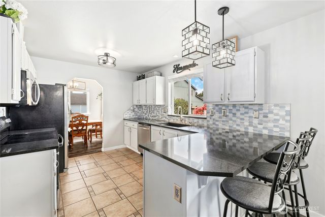 7911 195th Street E, Spanaway, WA 98387