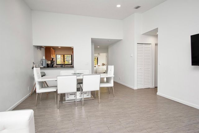 6825 Bridlewood Court, Boca Raton, FL 33433