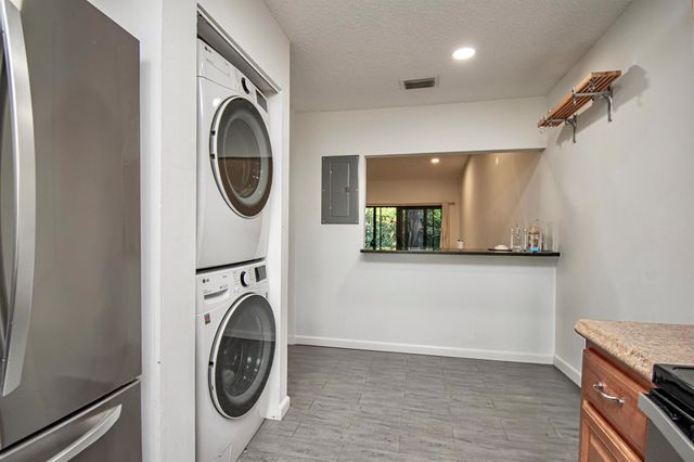 6825 Bridlewood Court, Boca Raton, FL 33433