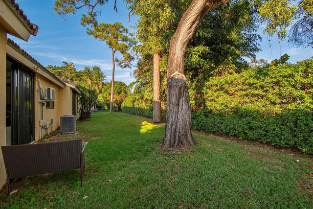 6825 Bridlewood Court, Boca Raton, FL 33433