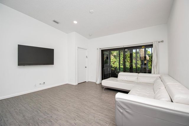 6825 Bridlewood Court, Boca Raton, FL 33433