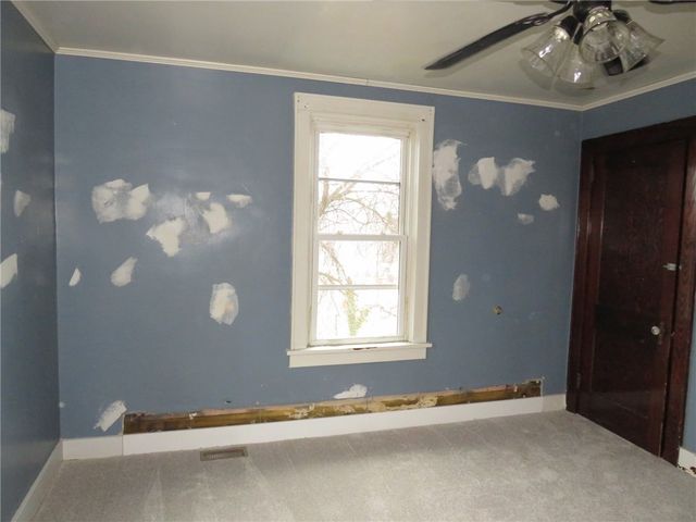 606 Crest Ave, Charleroi Boro, PA 15022