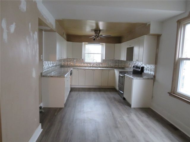 606 Crest Ave, Charleroi Boro, PA 15022