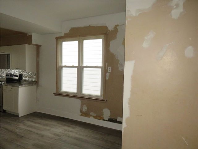 606 Crest Ave, Charleroi Boro, PA 15022