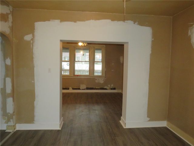 606 Crest Ave, Charleroi Boro, PA 15022