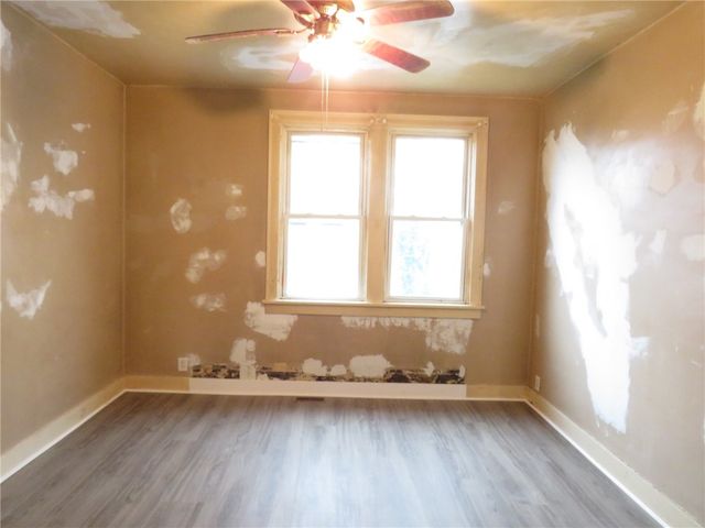 606 Crest Ave, Charleroi Boro, PA 15022