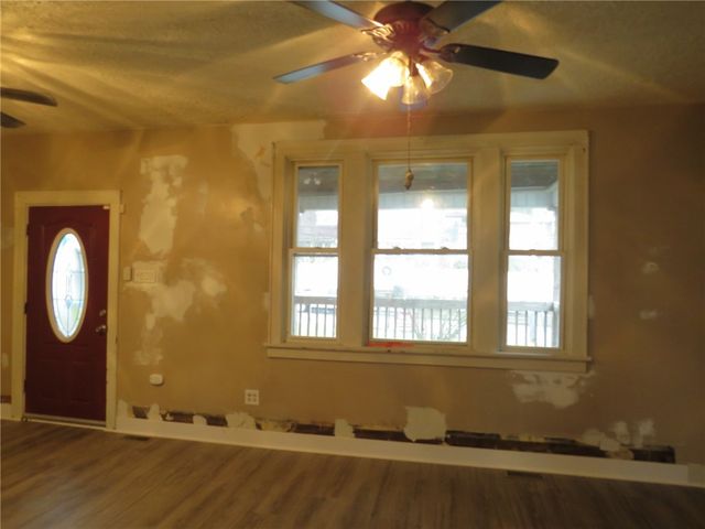 606 Crest Ave, Charleroi Boro, PA 15022