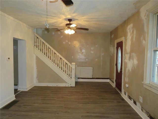 606 Crest Ave, Charleroi Boro, PA 15022