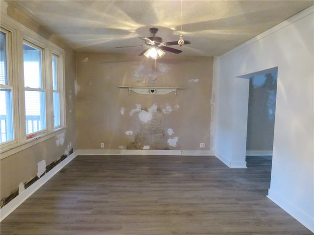 606 Crest Ave, Charleroi Boro, PA 15022