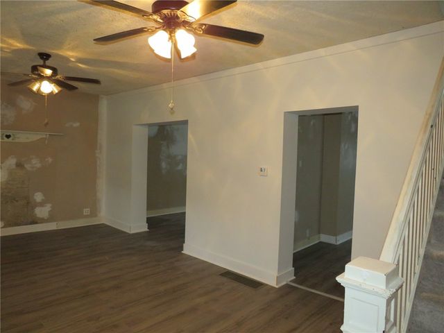 606 Crest Ave, Charleroi Boro, PA 15022