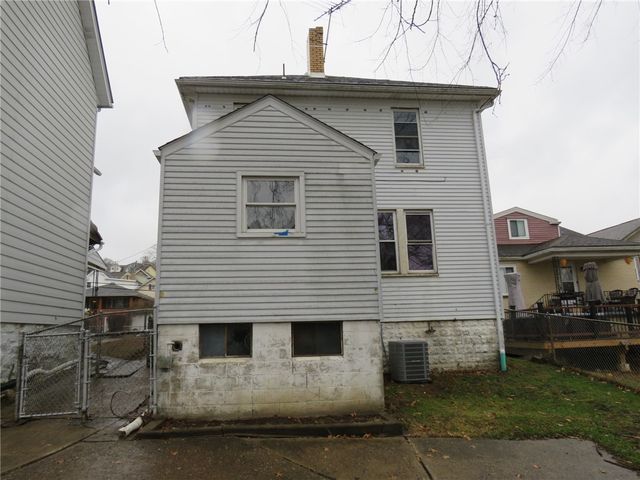 606 Crest Ave, Charleroi Boro, PA 15022
