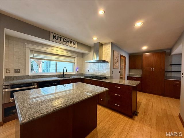 1392 Timothy Ridge Drive, St Charles, MO 63304
