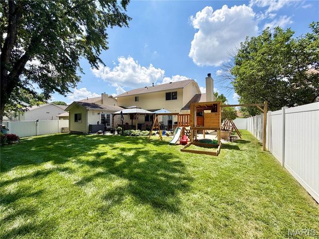 1392 Timothy Ridge Drive, St Charles, MO 63304