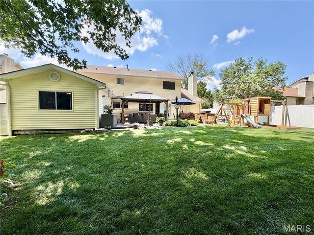 1392 Timothy Ridge Drive, St Charles, MO 63304