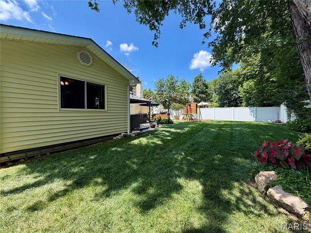 1392 Timothy Ridge Drive, St Charles, MO 63304