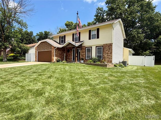 1392 Timothy Ridge Drive, St Charles, MO 63304