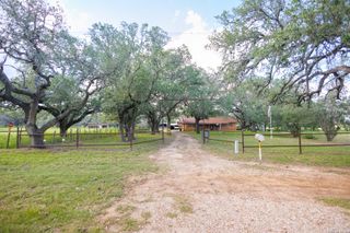 1698 W FM 2200, Devine, TX 78016