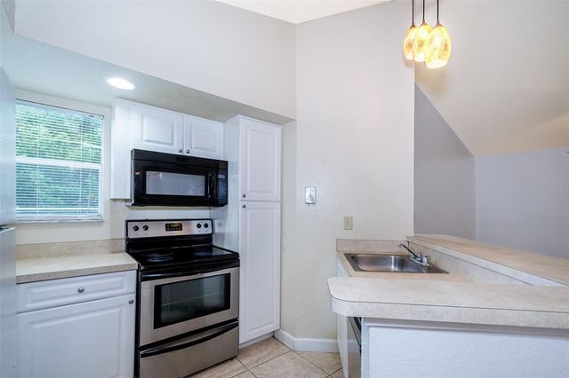 4504 COMMANDER DRIVE 1828, Orlando, FL 32822
