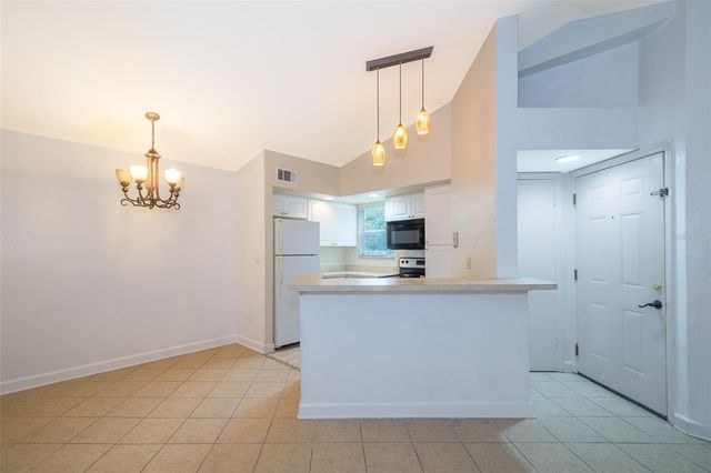 4504 COMMANDER DRIVE 1828, Orlando, FL 32822