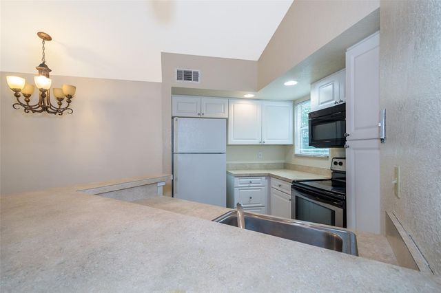 4504 COMMANDER DRIVE 1828, Orlando, FL 32822