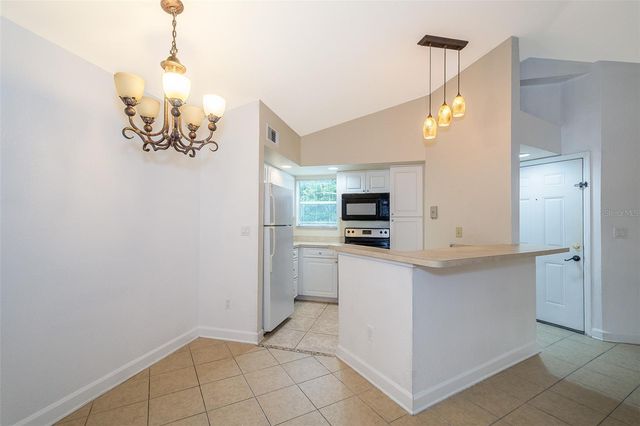 4504 COMMANDER DRIVE 1828, Orlando, FL 32822