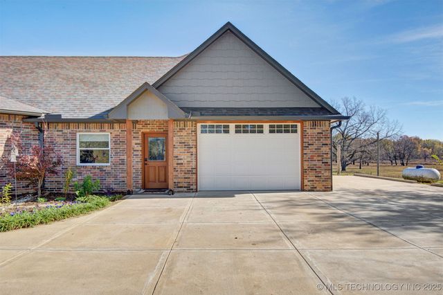 4748 N 4318 Road, Pryor, OK 74361