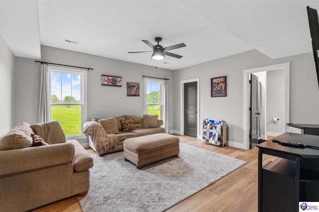 2070 Tonieville Road, Hodgenville, KY 42748