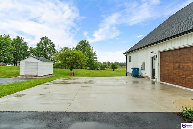 2070 Tonieville Road, Hodgenville, KY 42748